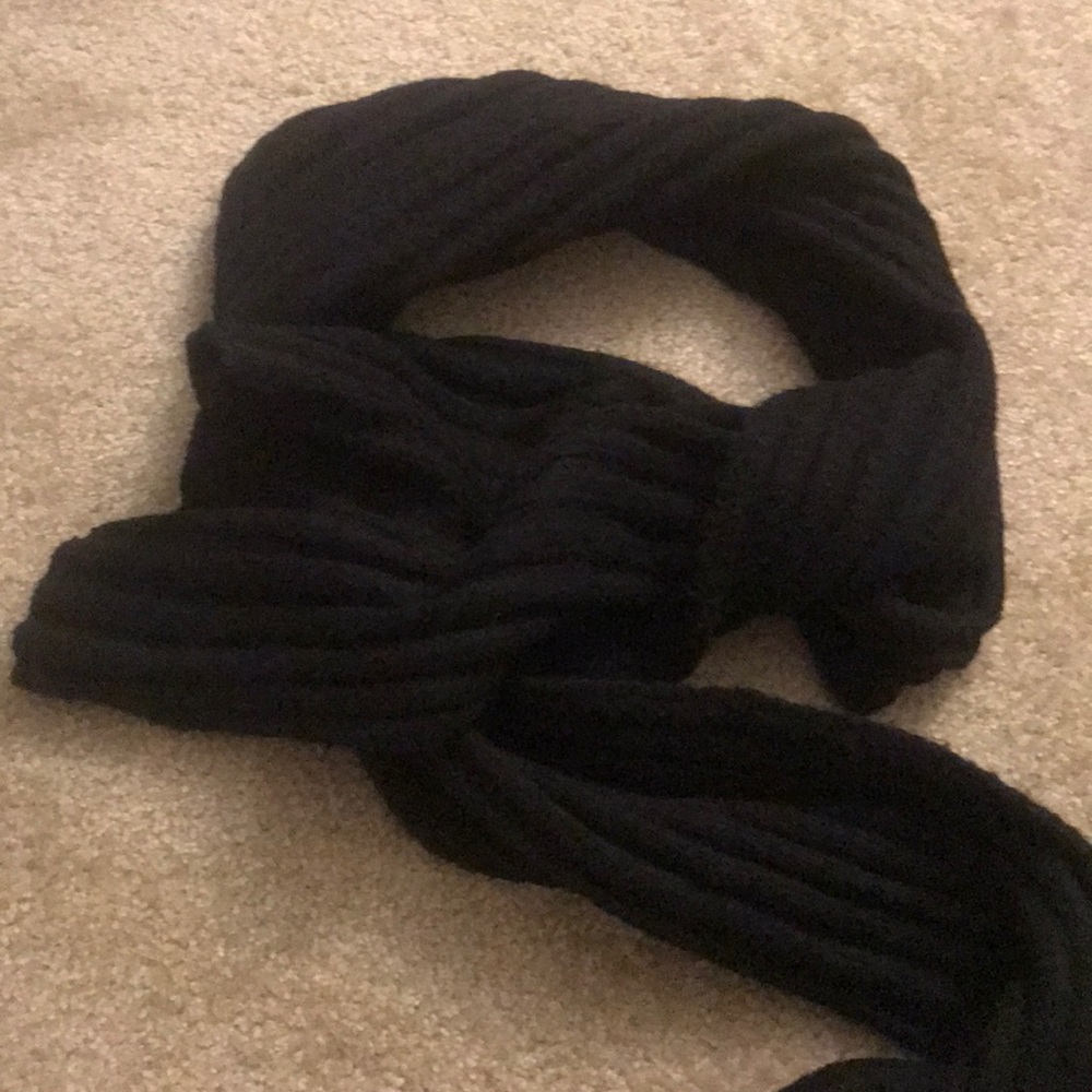 Long black scarf
